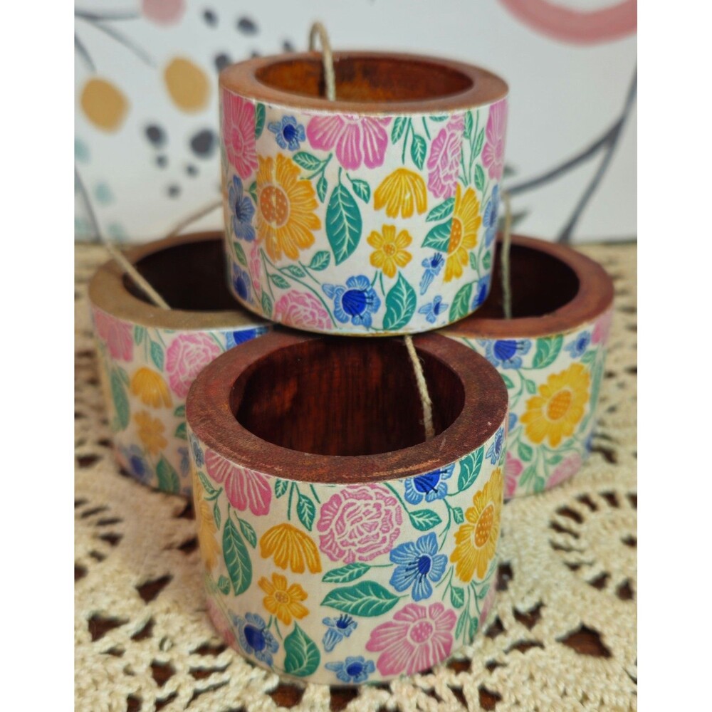 NWT Set of 4 Wooden Napkin Rings Floral Pattern The Spring Shop